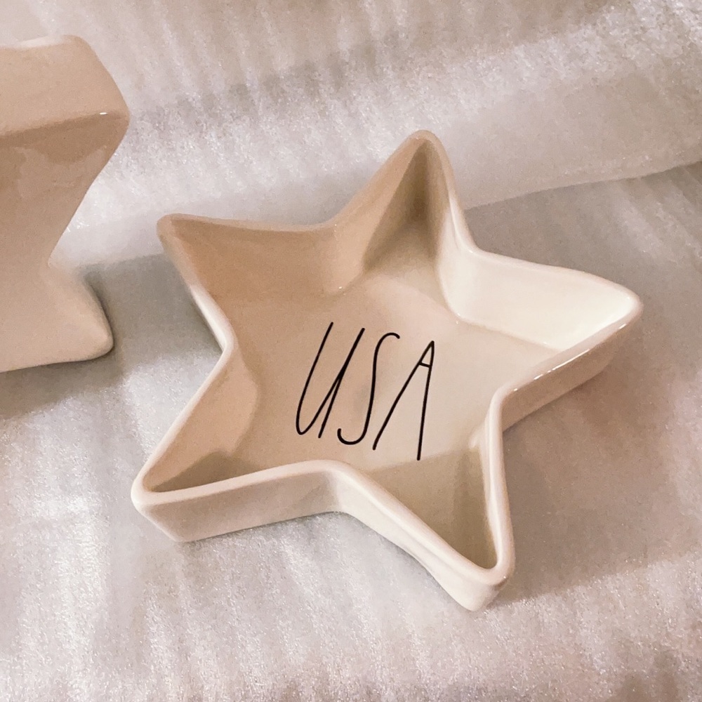 Rae Dunn USA Star Sign Tray Set of 2 New - Picture 3 of 4